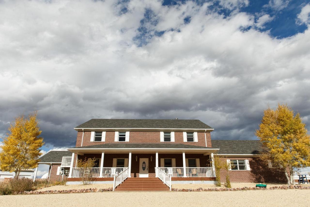 Lamp Post Lodge Westcliffe Exterior photo